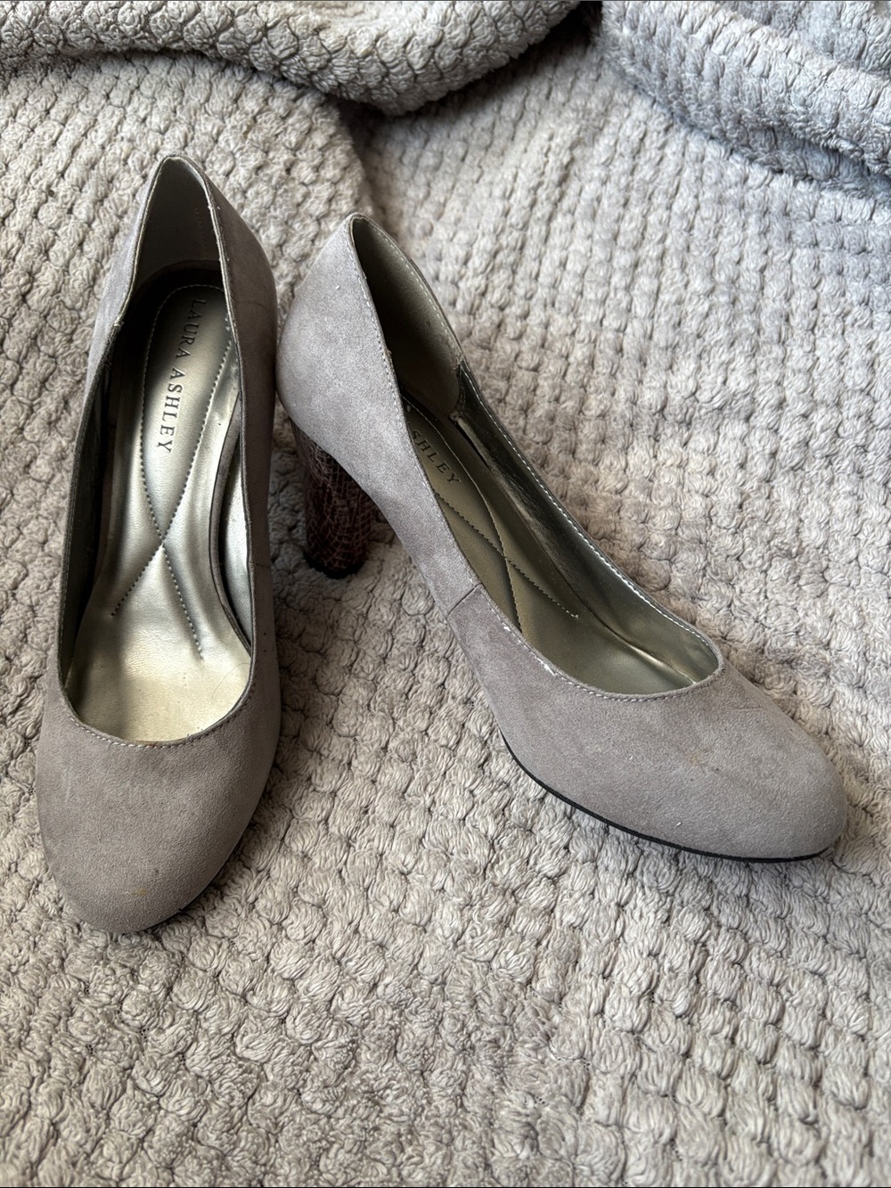 Laura Ashley ash faux Suede Mid Block Heel Pumps